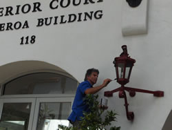 repair courthouse light